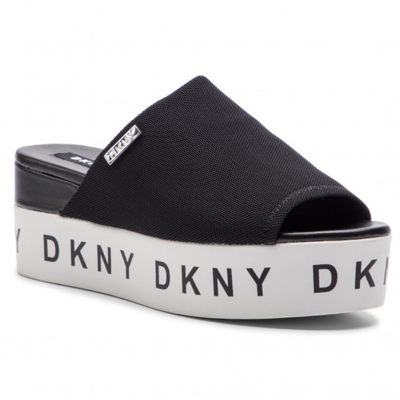 DKNY CARLI SLIDE SANDAL 🆕 - Picture 10 of 10